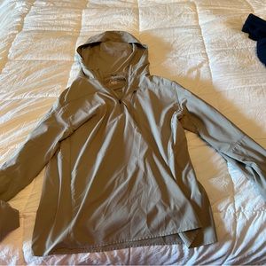 Men’s lightweight jacket like- new